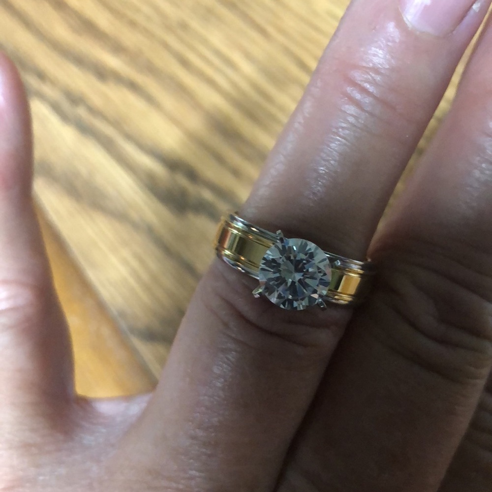 Wedding ring - Picture 4 of 4